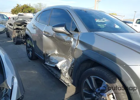 2019 Lexus Ux 200 z USA, uszkodzony, nr VIN JTHY3JBH3K2013818